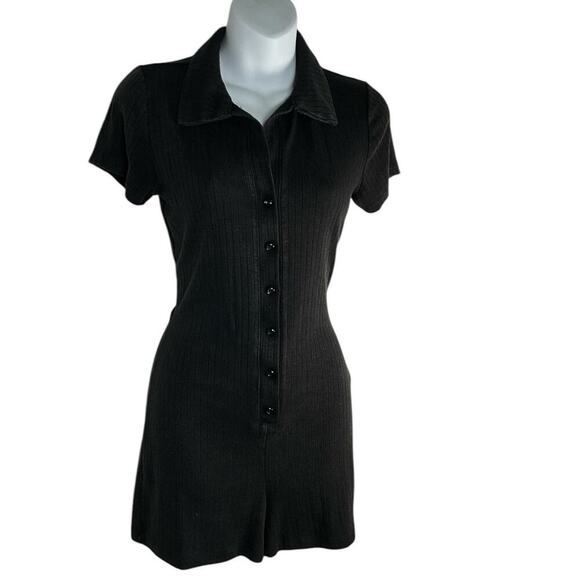 Wild Fable Black Acid Wash Short Sleeve Collared Romper Size Small Casual Wear - Picture 1 of 9